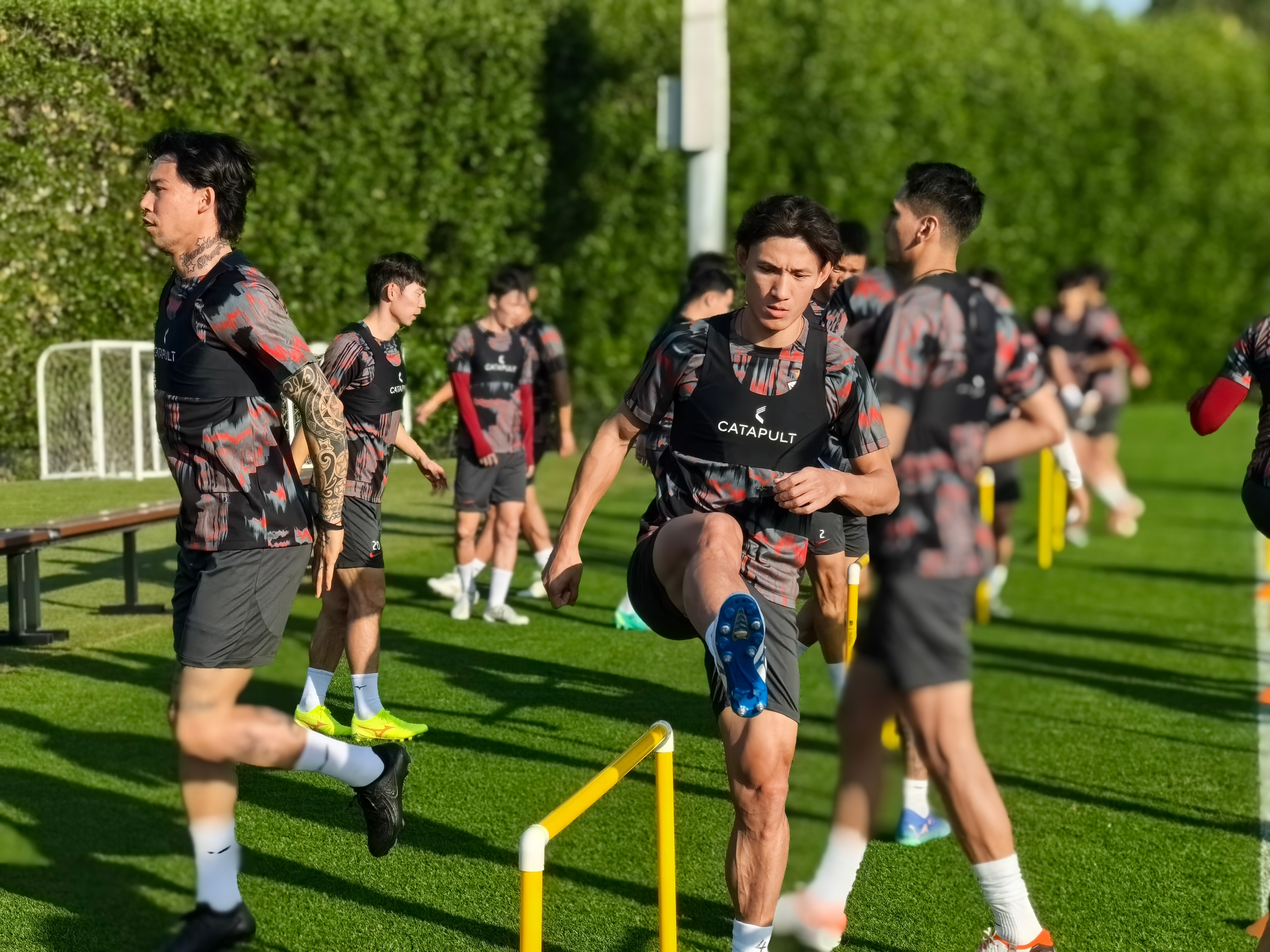 广州队发布备战花絮，清晨内部沟通，西甲任务艰巨，训练强度明显提升的简单介绍-九游娱乐APP下载